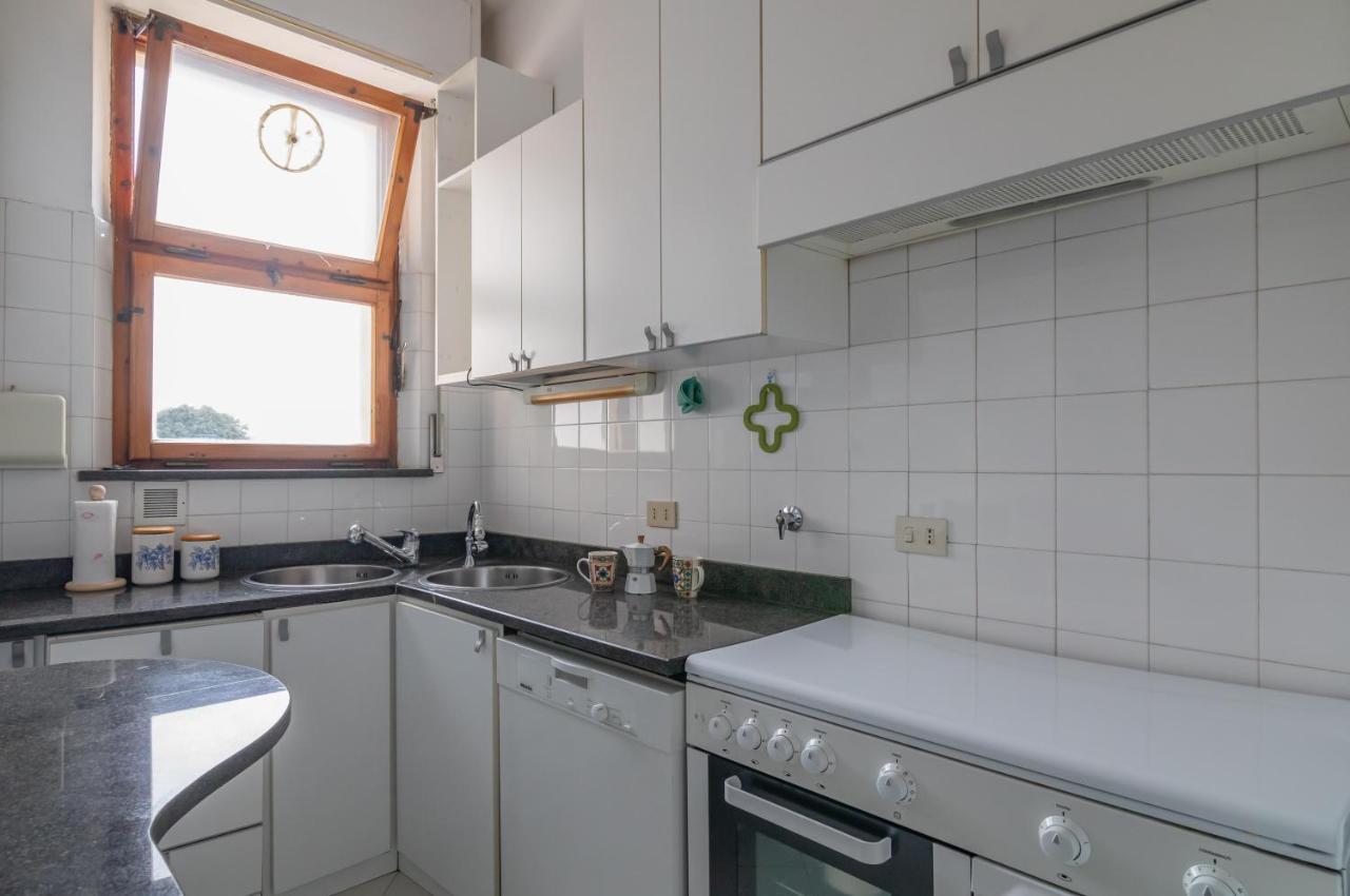 Comfy Flat Steps Away From Siena Station! Apartment Exterior foto